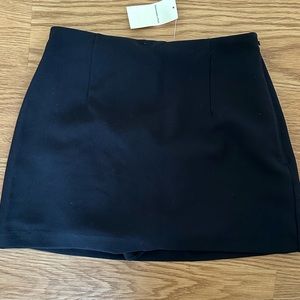 abercrombie black skirt with tag.
